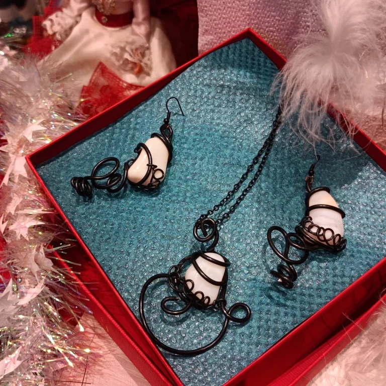 Les Bijoux
